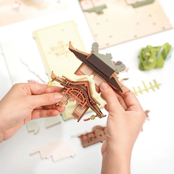 ROBOTIME Miniaturowy Świat Japońskiej Wiśni - Book Nook 3D z Podświetleniem LED i Opadającymi Płatkami Sakury - obrazek 5
