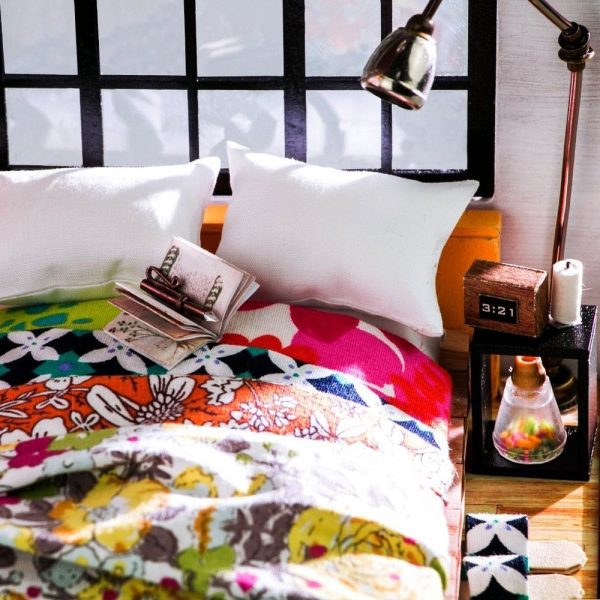 Romantyczna Sypialnia Alice LED ROBOTIME - Artystyczny Model Drewniany - obrazek 3