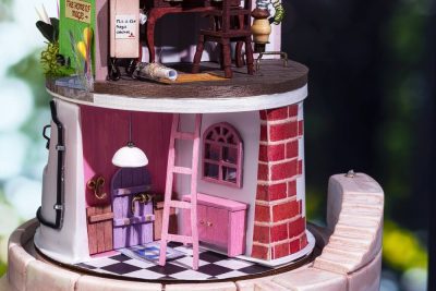 ROBOTIME Samotny Sąsiad - Miniaturowy Domek LED w Akrylowej Tubie | Kreatywny Zestaw DIY Model 3D - obrazek 6